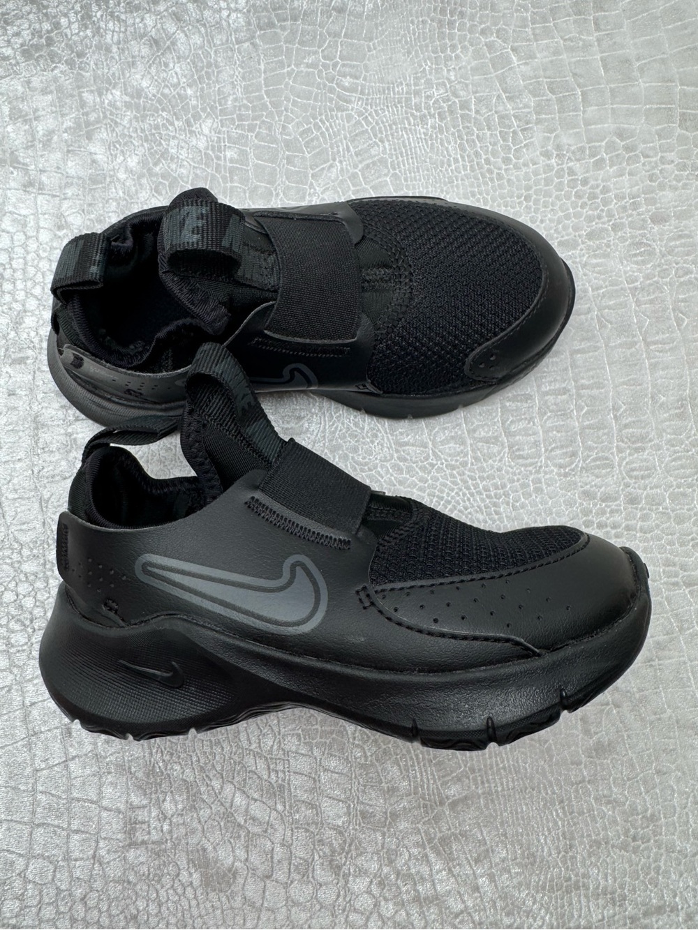 Nike Flex Runner 3 slip on sneakers, Size Toddler 9c